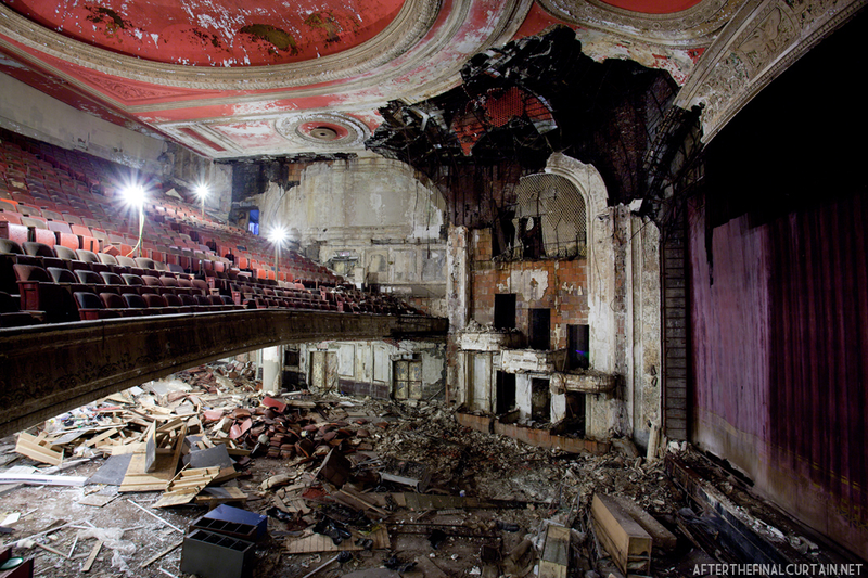 Illustration for article titled The show will never go on again — the most resplendent abandoned theaters across America